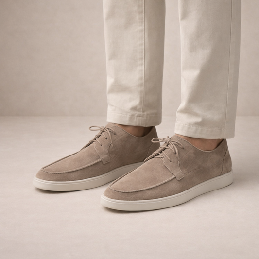 Veterschoenen met opstaande naad en contrasterende zool voor heren