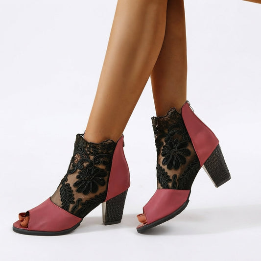 Peeptoe enkellaarsjes dames met bloemenkant, mesh en blokhak met rits
