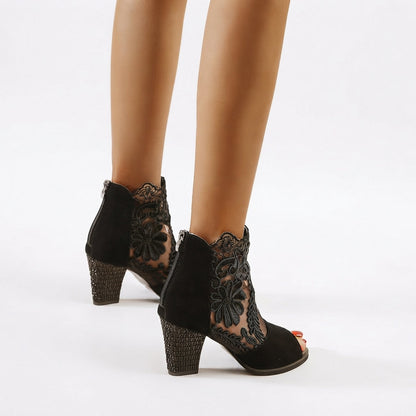 Peeptoe enkellaarsjes dames met bloemenkant, mesh en blokhak met rits