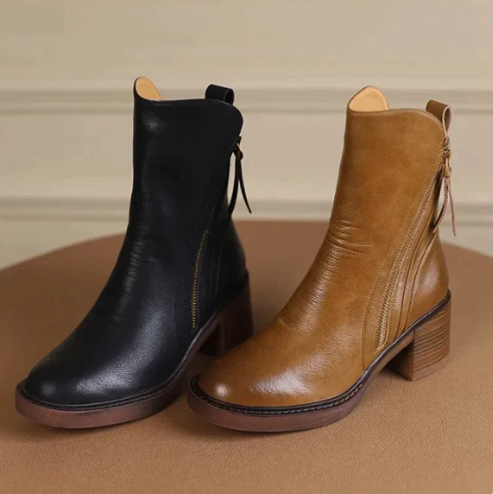 Enkellaarsjes dames met asymmetrische schacht, zijrits en profielzool