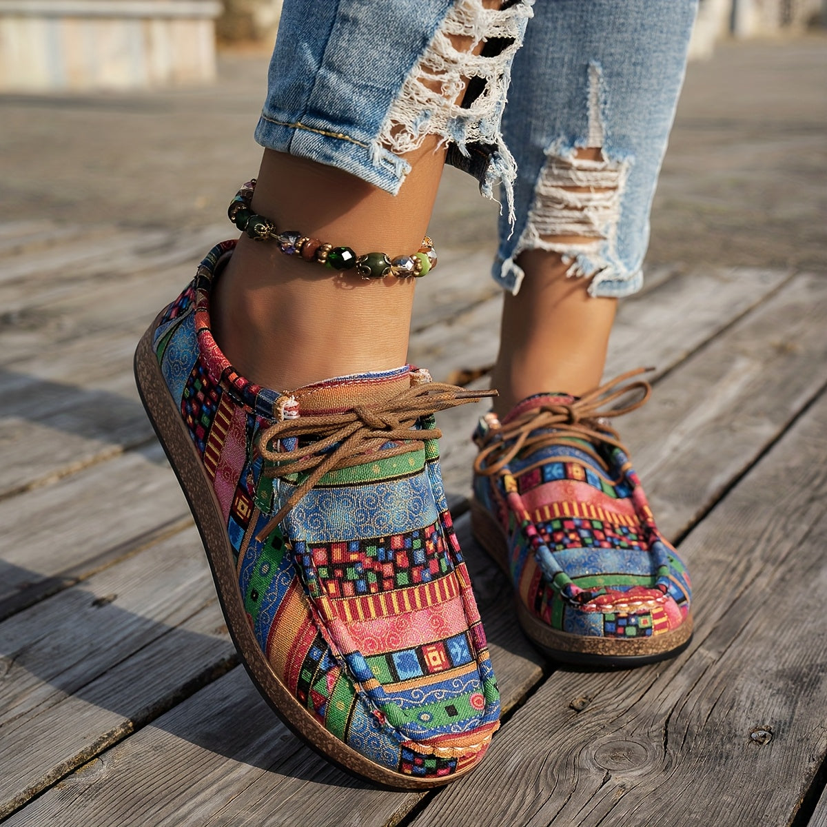 Lage instappers dames met vetersluiting en boho print