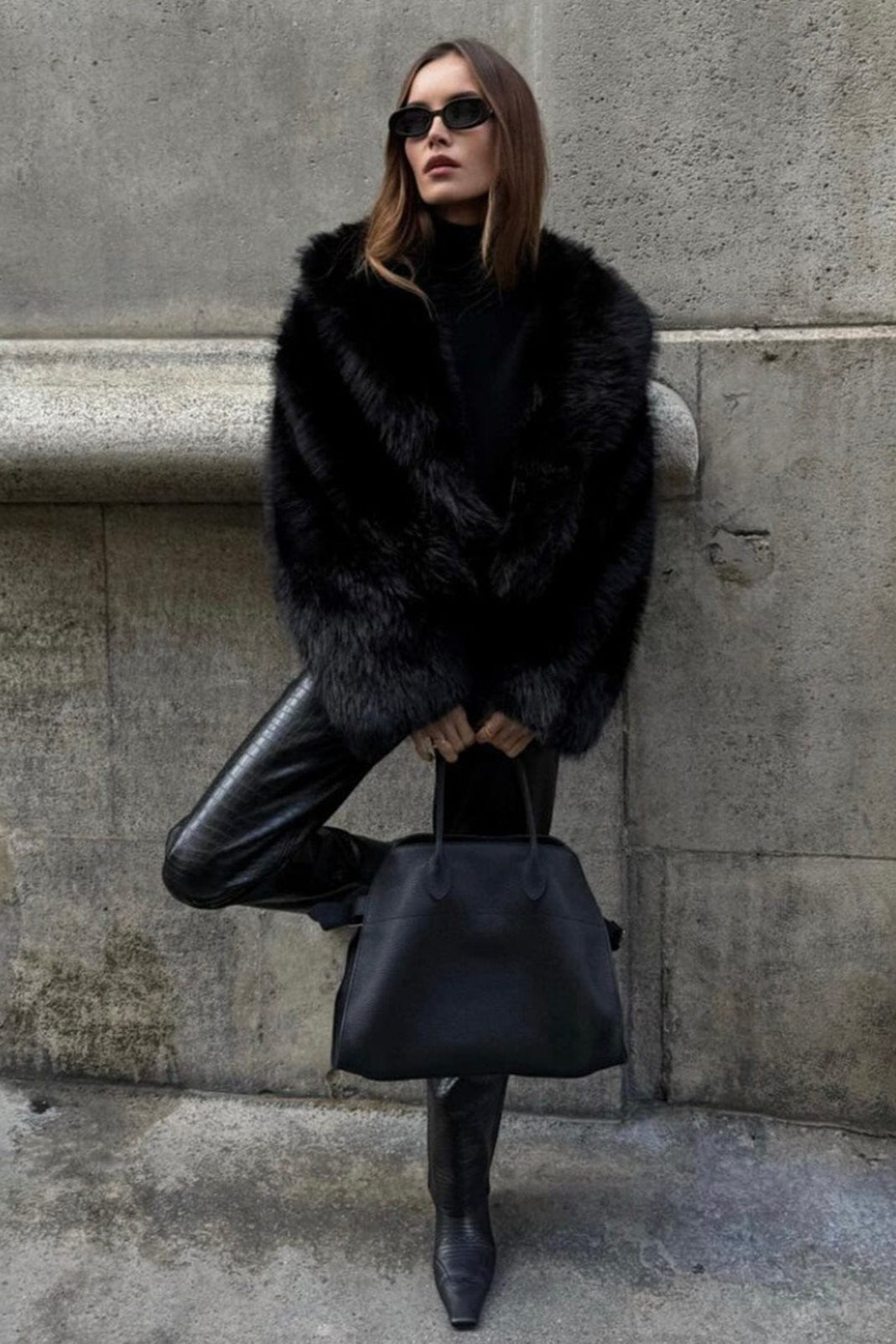 Korte faux fur jas dames met brede reverskraag en lange mouwen