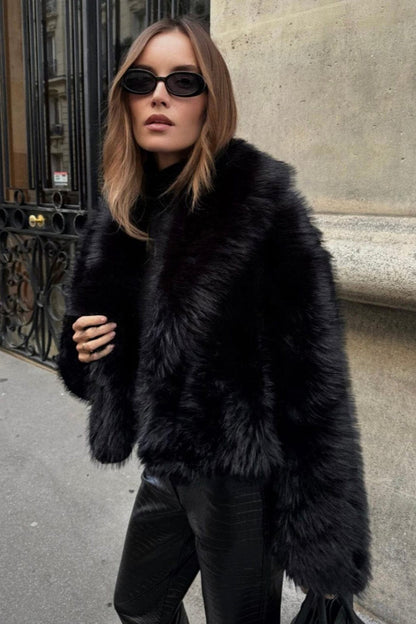Korte faux fur jas dames met brede reverskraag en lange mouwen