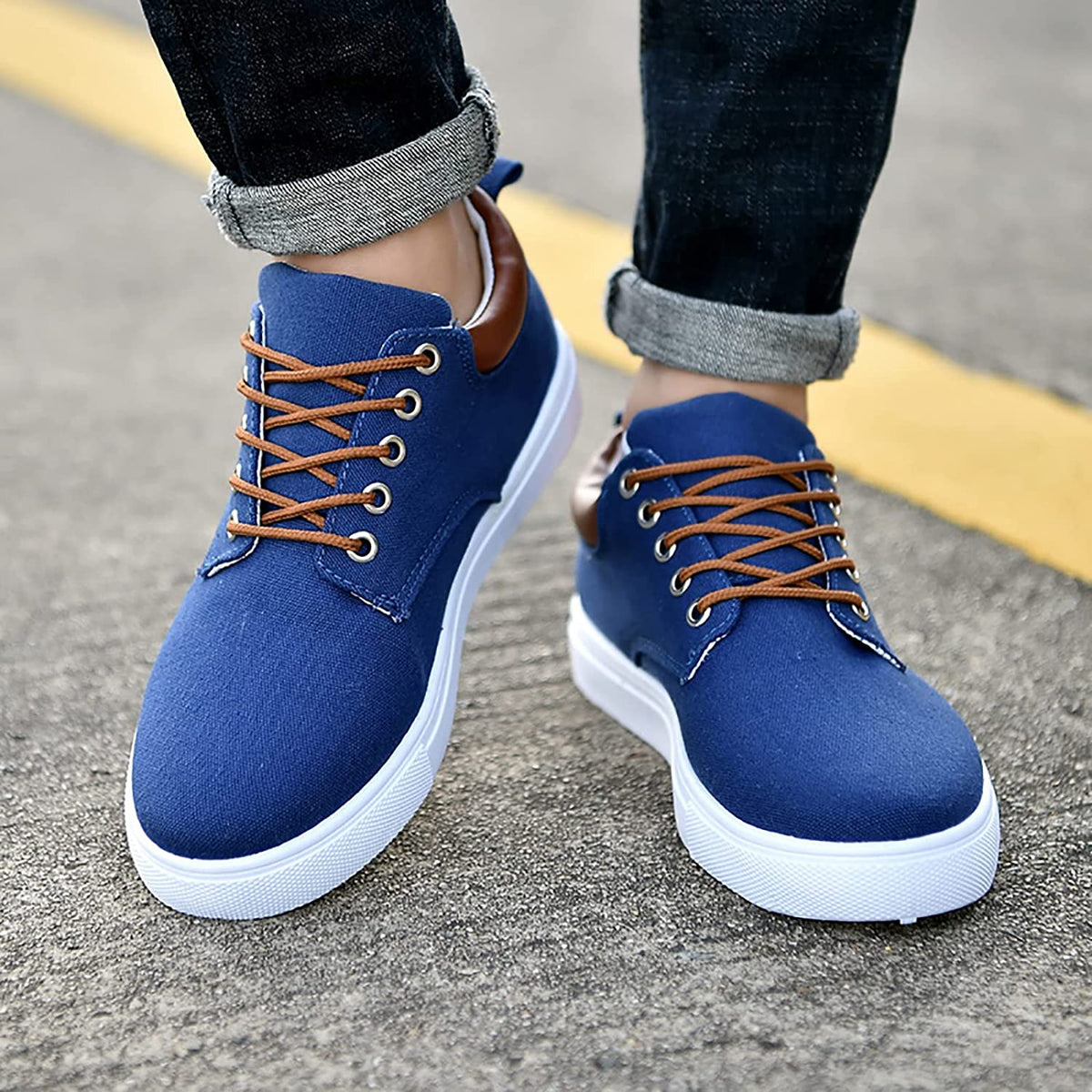 Lage sneakers heren met vetersluiting en verhoogde platte zool