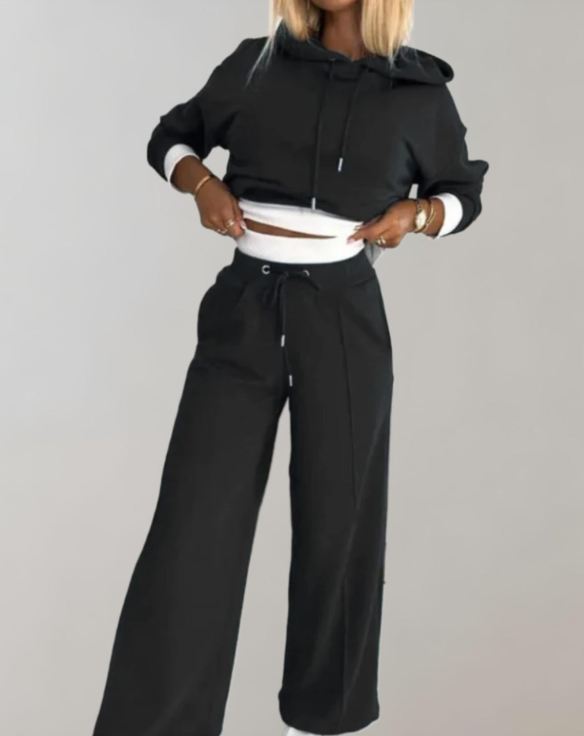 Tweedelig joggingpak dames met cropped hoodie en wijde broek