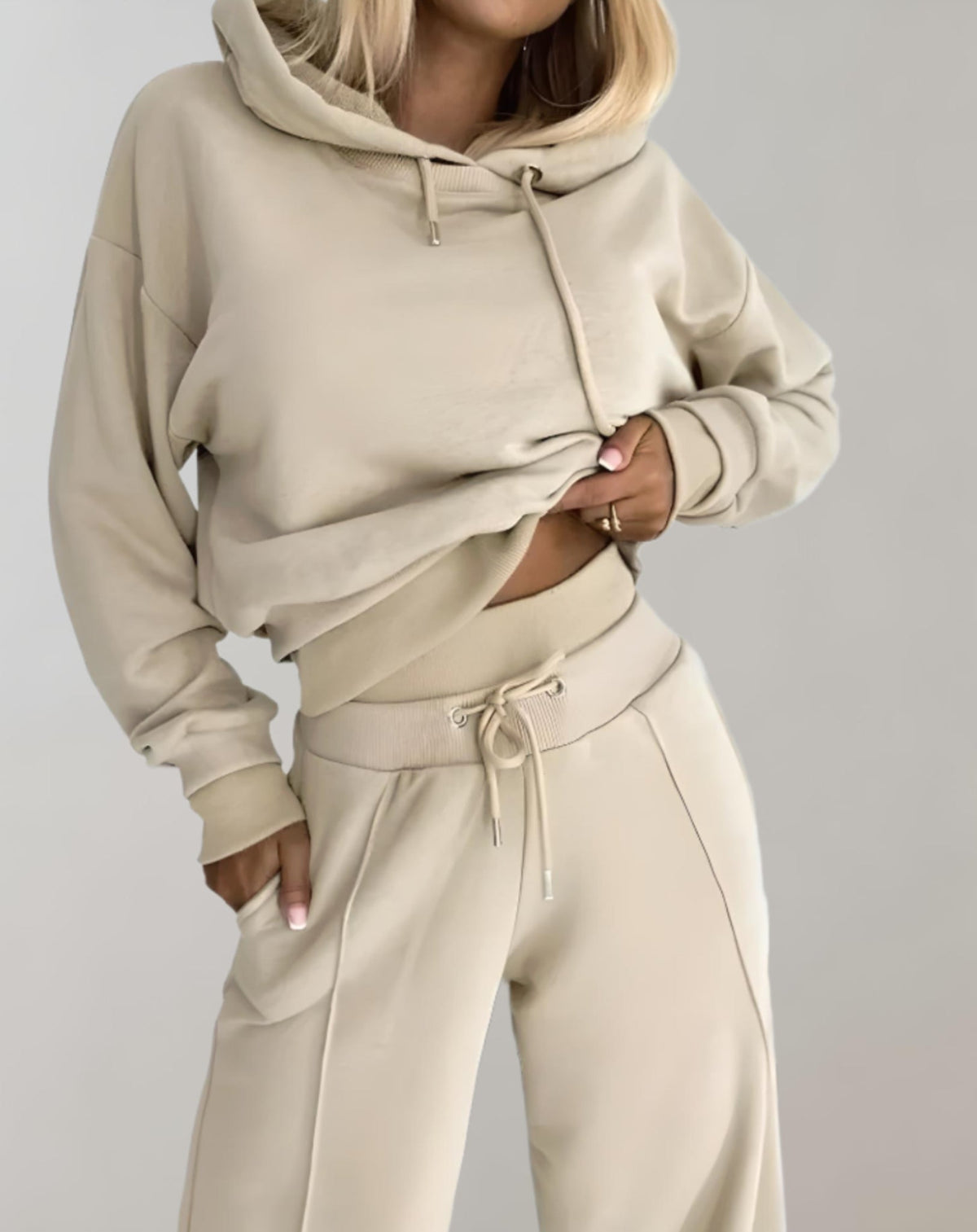 Tweedelig joggingpak dames met cropped hoodie en wijde broek