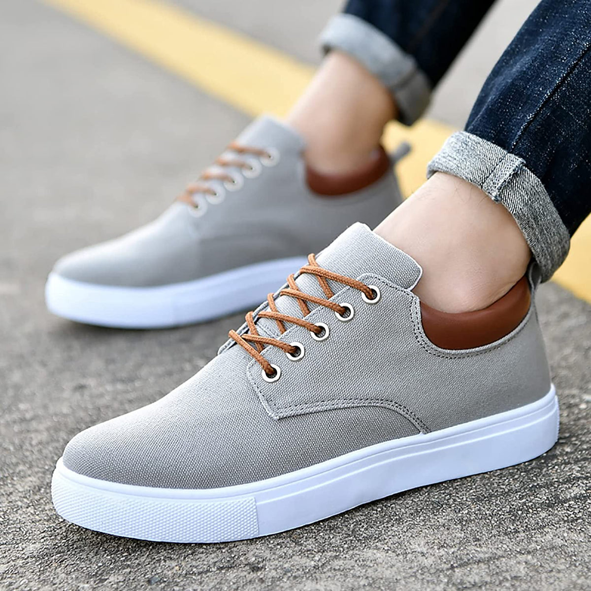 Lage sneakers heren met vetersluiting en verhoogde platte zool