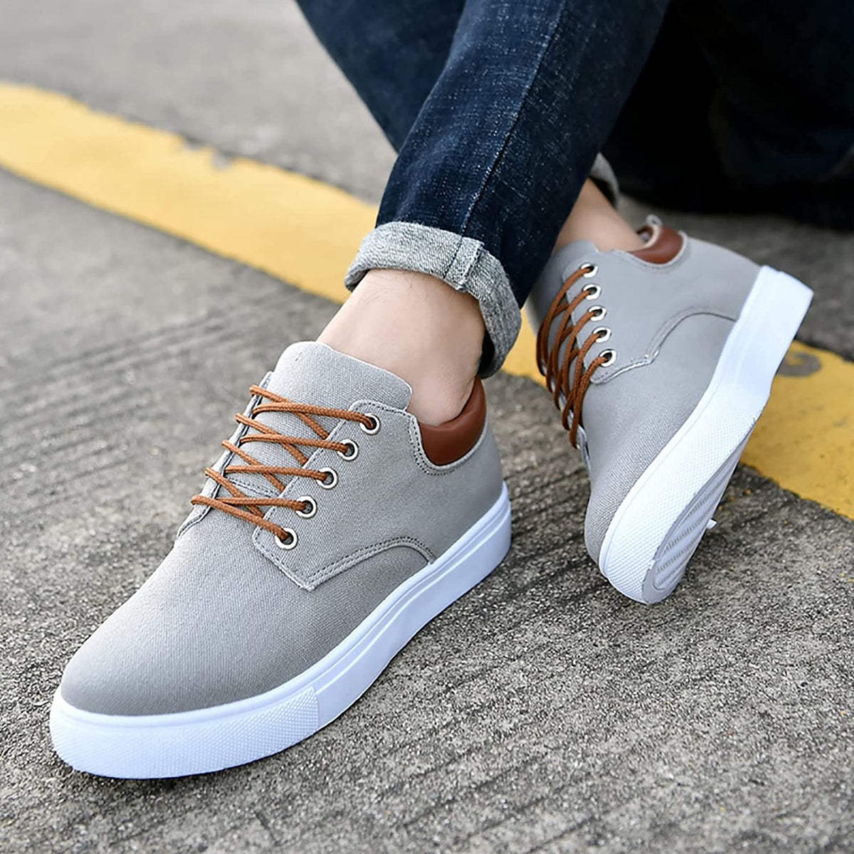 Lage sneakers heren met vetersluiting en verhoogde platte zool