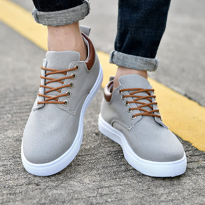 Lage sneakers heren met vetersluiting en verhoogde platte zool