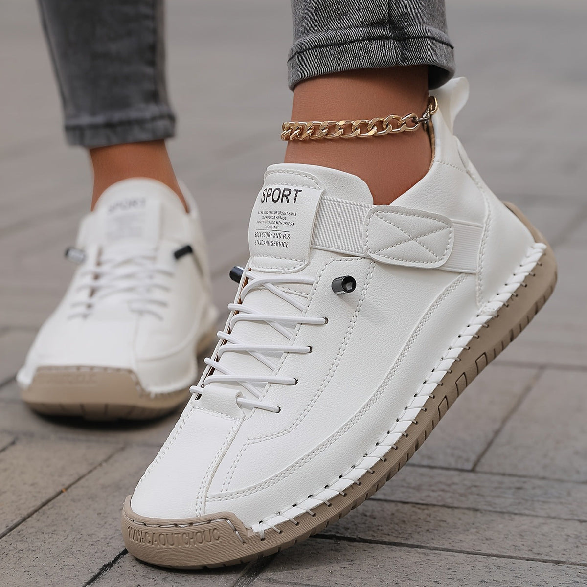 Lage sneakers dames met klittenbandsluiting en brede pasvorm