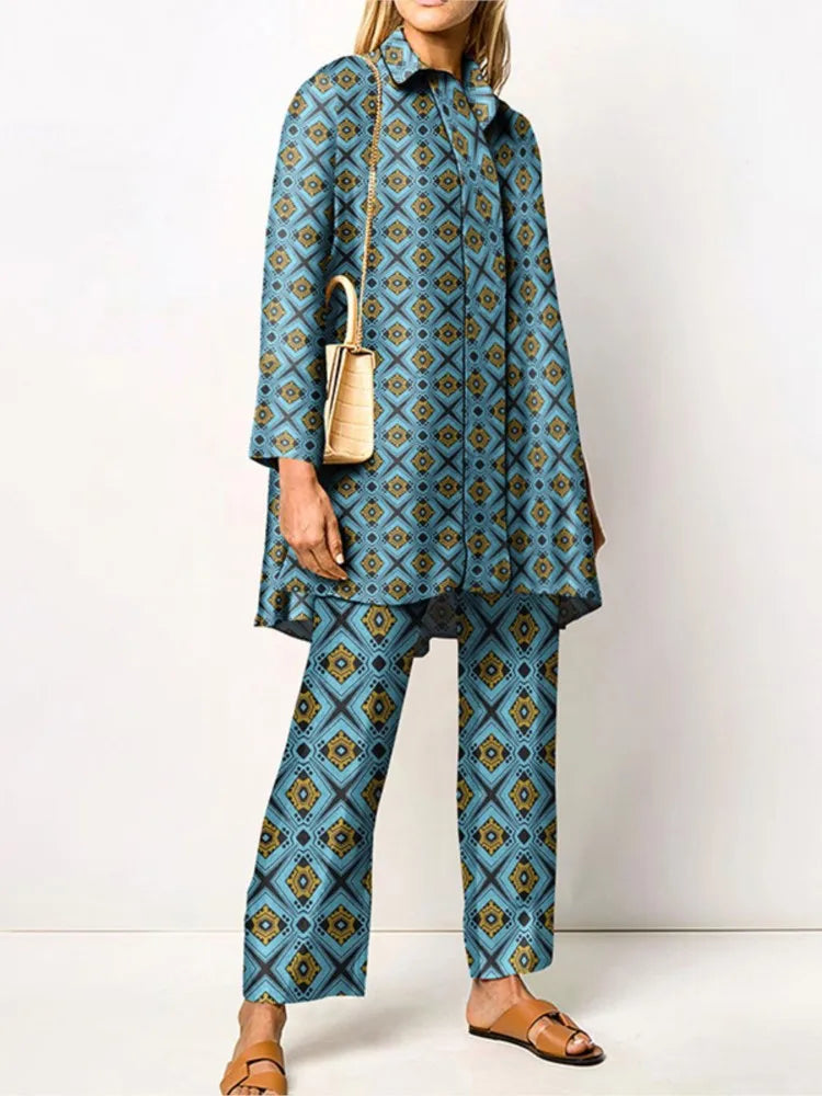 Tweedelige set dames met lange blouse en rechte broek met print