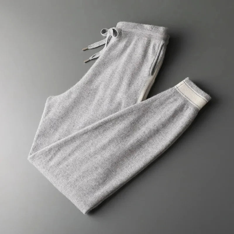 Fijngebreide tweedelige set dames met ronde hals trui en joggingbroek