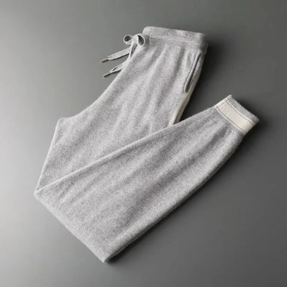 Fijngebreide tweedelige set dames met ronde hals trui en joggingbroek
