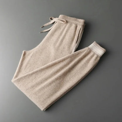 Fijngebreide tweedelige set dames met ronde hals trui en joggingbroek