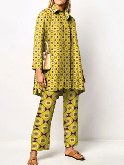 Tweedelige set dames met lange blouse en rechte broek met print