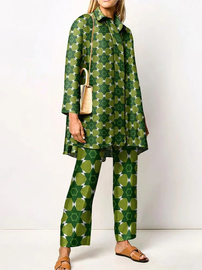 Tweedelige set dames met lange blouse en rechte broek met print