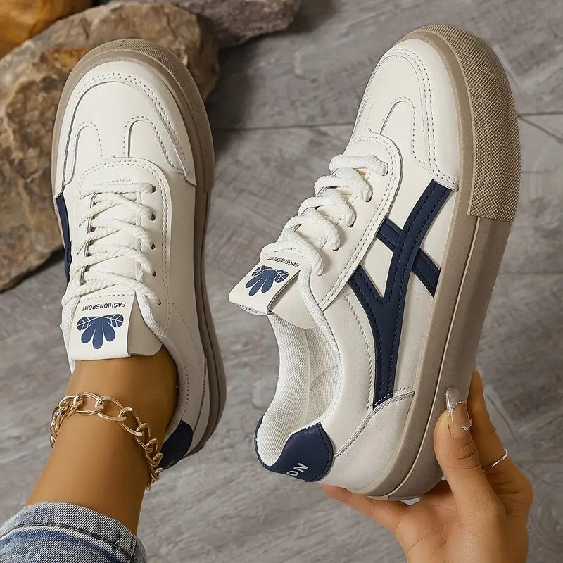 Retro sneakers dames met platformzool en vetersluiting