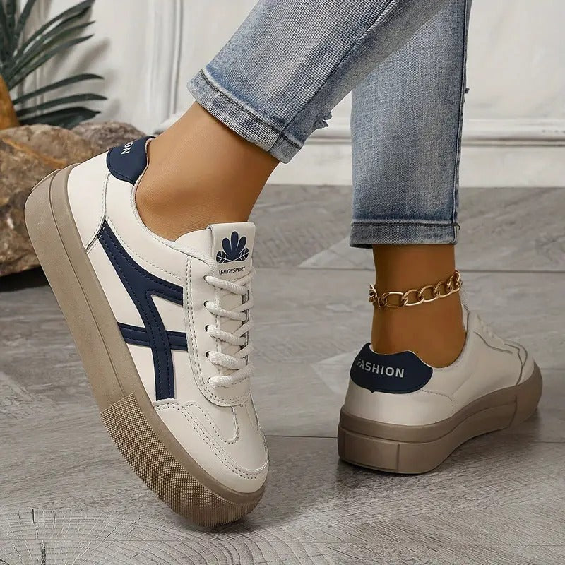 Retro sneakers dames met platformzool en vetersluiting
