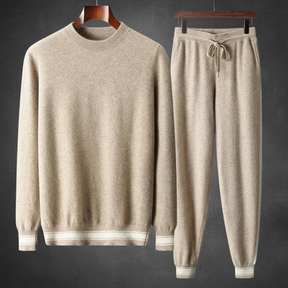 Fijngebreide tweedelige set dames met ronde hals trui en joggingbroek