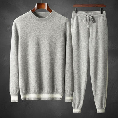 Fijngebreide tweedelige set dames met ronde hals trui en joggingbroek