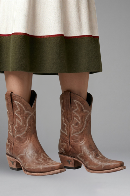 Geborduurde cowboylaarzen dames met spitse neus en blokhak