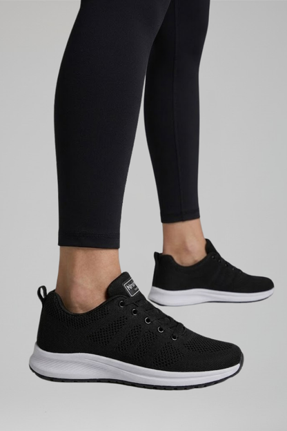 Lage wandelschoenen dames met vetersluiting en mesh bovenwerk