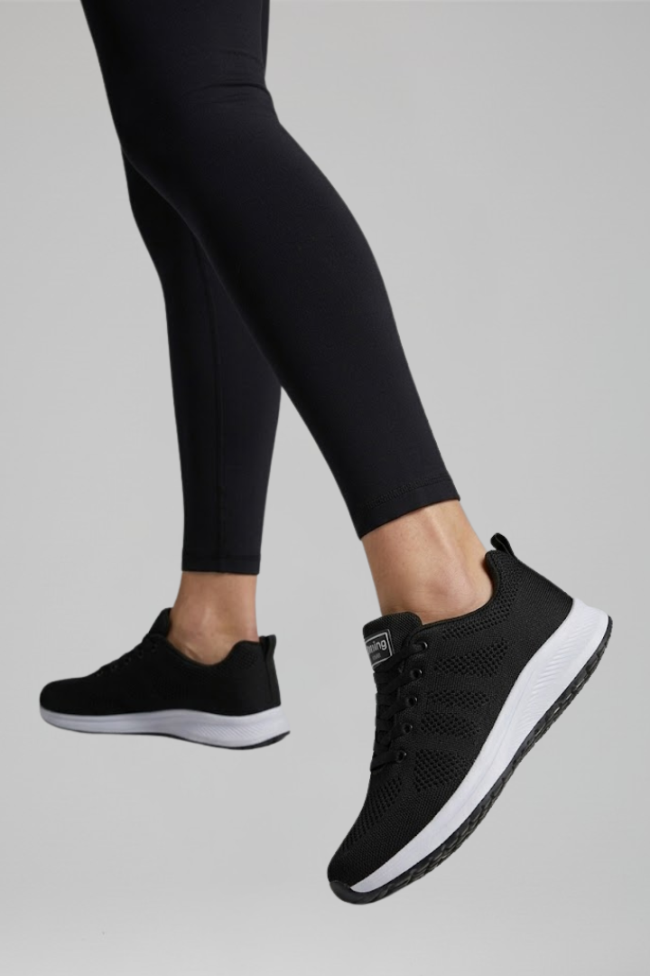 Lage wandelschoenen dames met vetersluiting en mesh bovenwerk