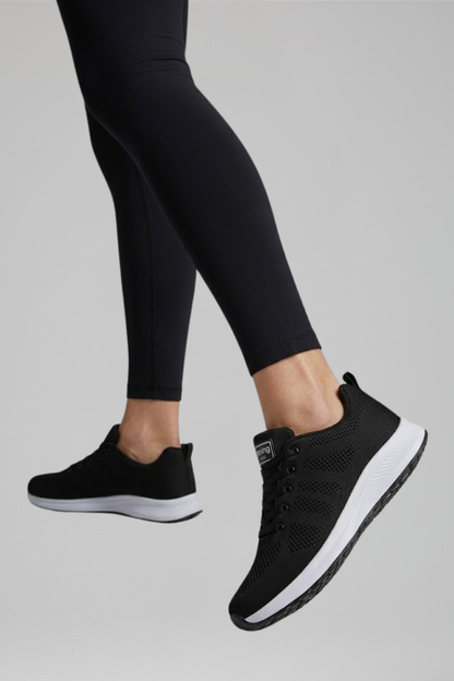 Lage wandelschoenen dames met vetersluiting en mesh bovenwerk
