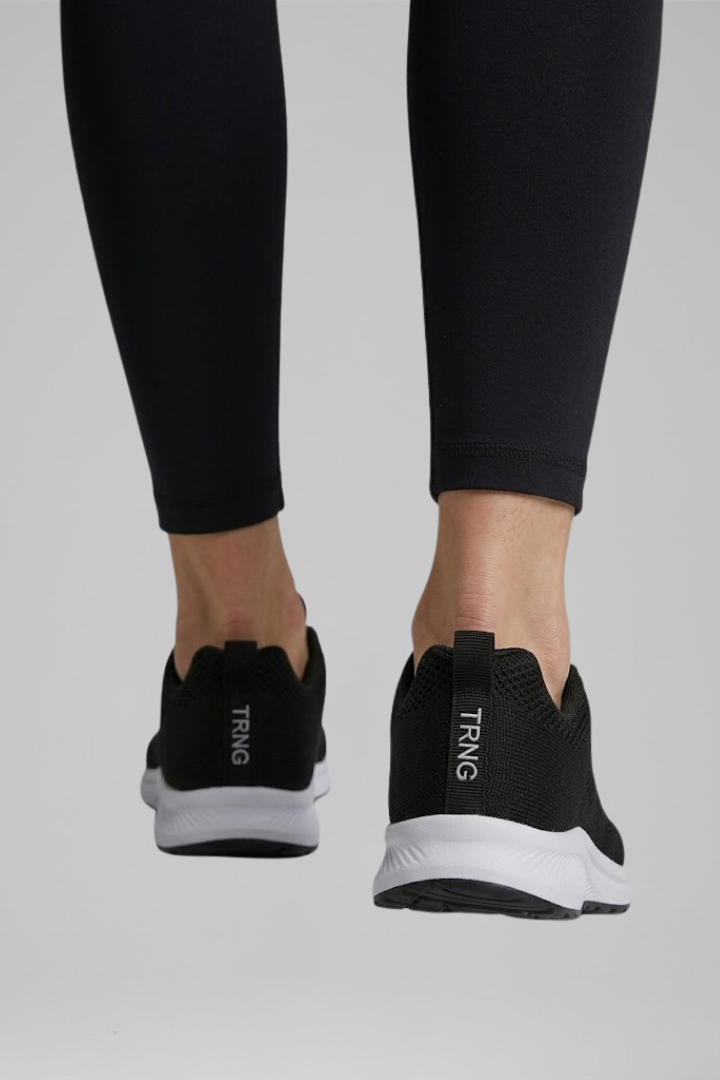 Lage wandelschoenen dames met vetersluiting en mesh bovenwerk