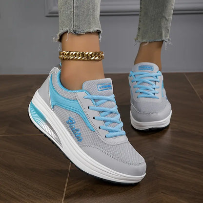 Platform sneakers dames met gewatteerde enkelkraag en profielzool met grip