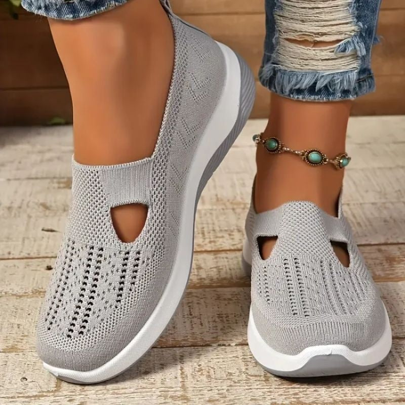 Instapsneakers dames zonder veters met uitsnijdingen en gedempte zool