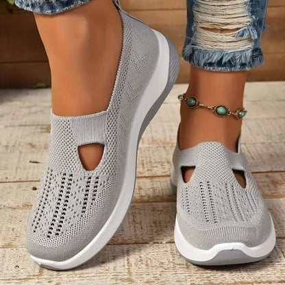 Instapsneakers dames zonder veters met uitsnijdingen en gedempte zool