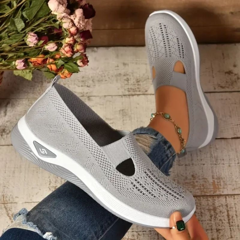 Instapsneakers dames zonder veters met uitsnijdingen en gedempte zool