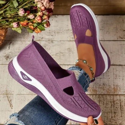 Instapsneakers dames zonder veters met uitsnijdingen en gedempte zool