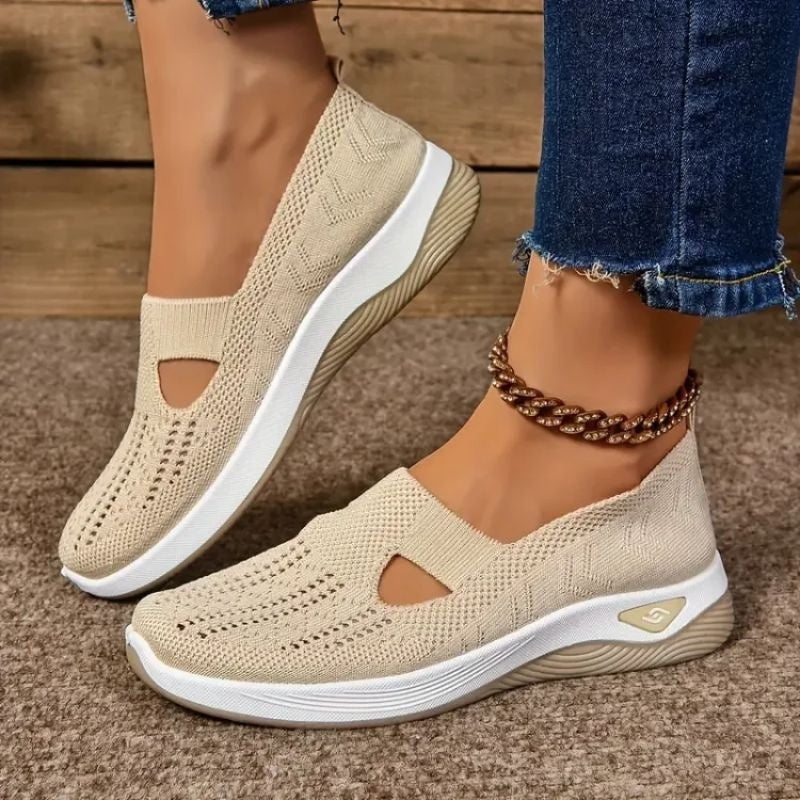 Instapsneakers dames zonder veters met uitsnijdingen en gedempte zool