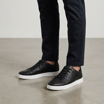 Lage sneakers heren met vetersluiting en contrasterende zool
