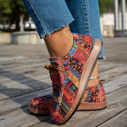 Lage instappers dames met vetersluiting en boho print