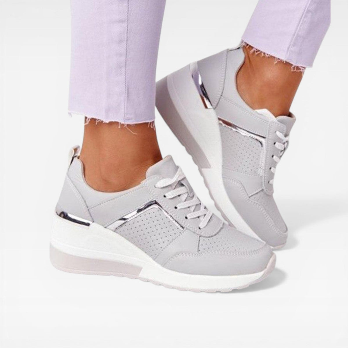 Geperforeerde wedge sneakers dames met verborgen sleehak en veters